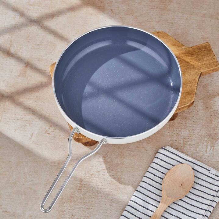 Taç Sera Feel Yanmaz Yapışmaz Seramik Tava 26 Cm / Beyaz