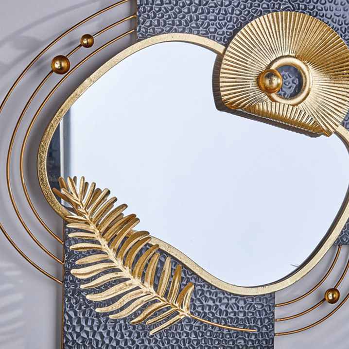 Cornella Gold Oval Kare Form Desenli Duvar Aynası